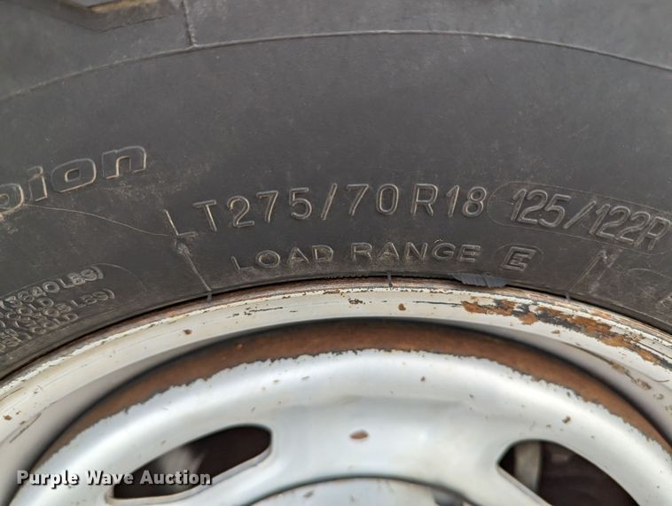 image for item LF9638 2010 Ford F350 Super Duty  bale bed pickup truck