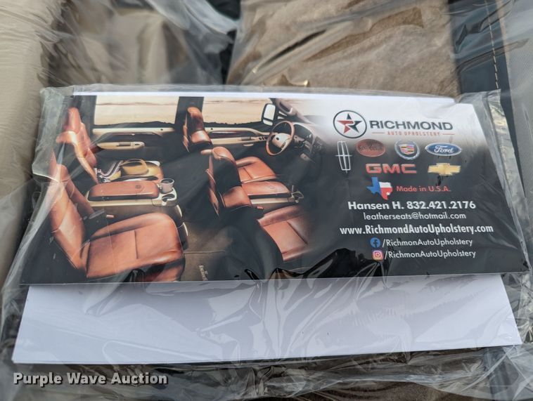 image for item LF9638 2010 Ford F350 Super Duty  bale bed pickup truck