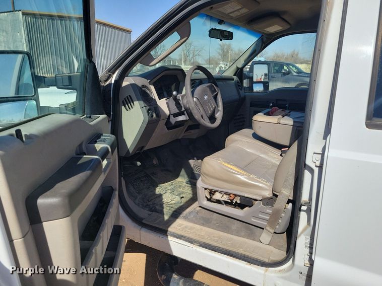 image for item LG9518 2008 Ford F250 Super Duty  Crew Cab pickup truck