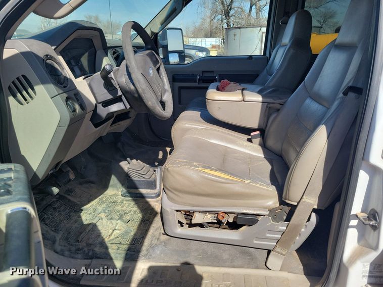 image for item LG9518 2008 Ford F250 Super Duty  Crew Cab pickup truck