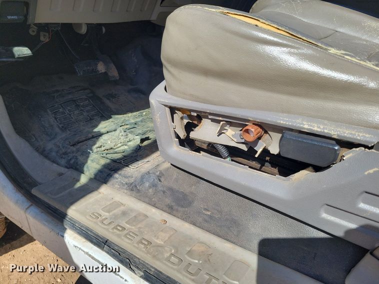 image for item LG9518 2008 Ford F250 Super Duty  Crew Cab pickup truck