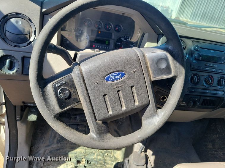 image for item LG9518 2008 Ford F250 Super Duty  Crew Cab pickup truck