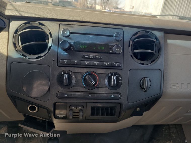 image for item LG9518 2008 Ford F250 Super Duty  Crew Cab pickup truck