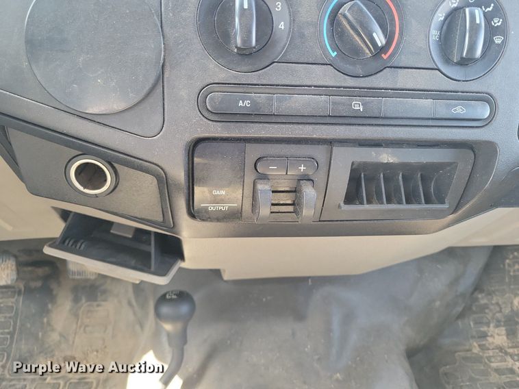 image for item LG9518 2008 Ford F250 Super Duty  Crew Cab pickup truck