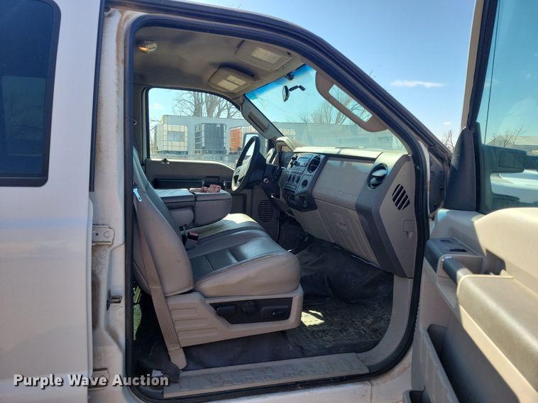 image for item LG9518 2008 Ford F250 Super Duty  Crew Cab pickup truck