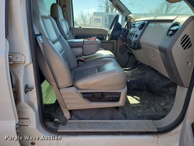 image for item LG9518 2008 Ford F250 Super Duty  Crew Cab pickup truck
