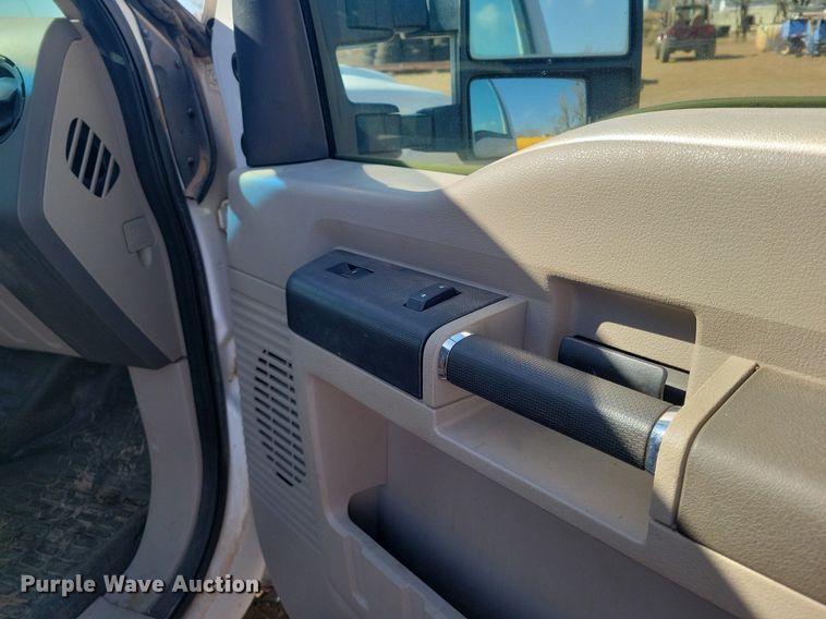 image for item LG9518 2008 Ford F250 Super Duty  Crew Cab pickup truck