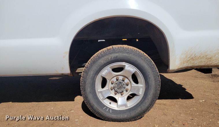 image for item LG9518 2008 Ford F250 Super Duty  Crew Cab pickup truck