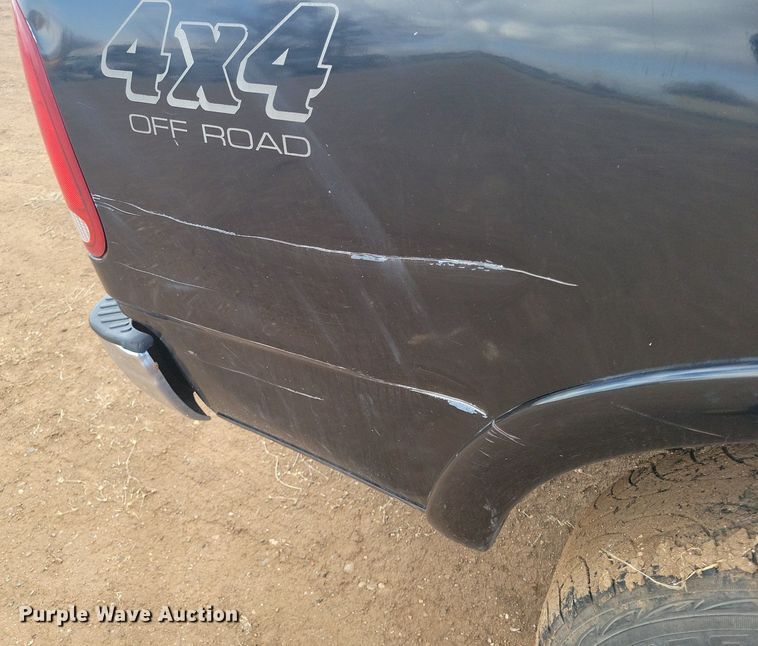 image for item LG9519 2003 Ford F150  SuperCab pickup truck