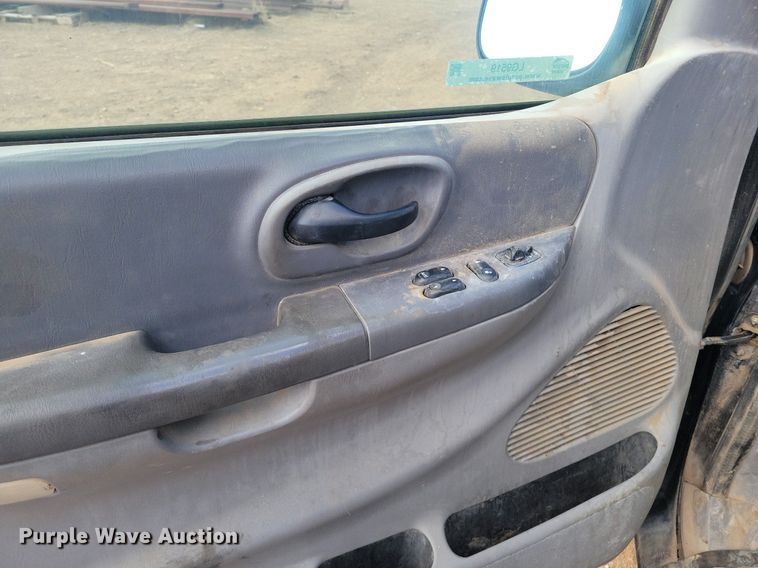 image for item LG9519 2003 Ford F150  SuperCab pickup truck