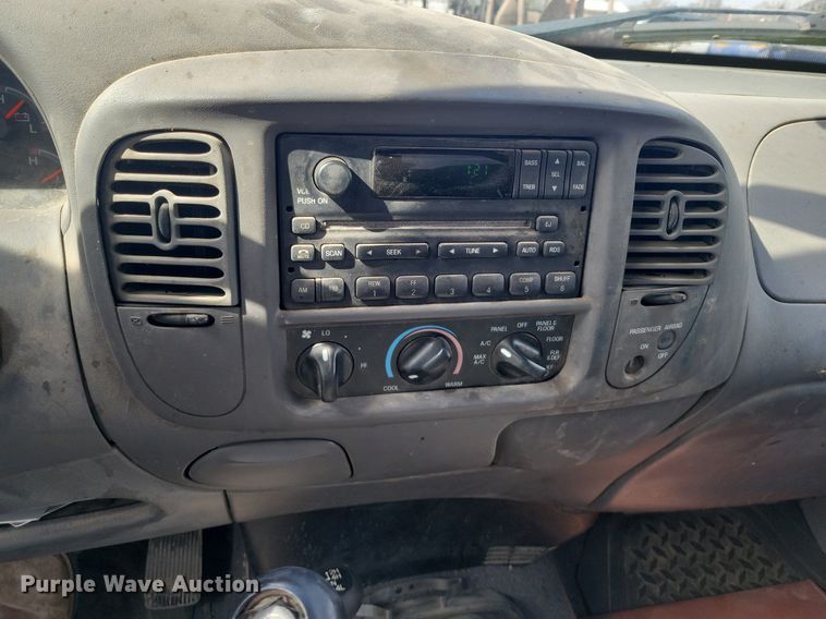 image for item LG9519 2003 Ford F150  SuperCab pickup truck