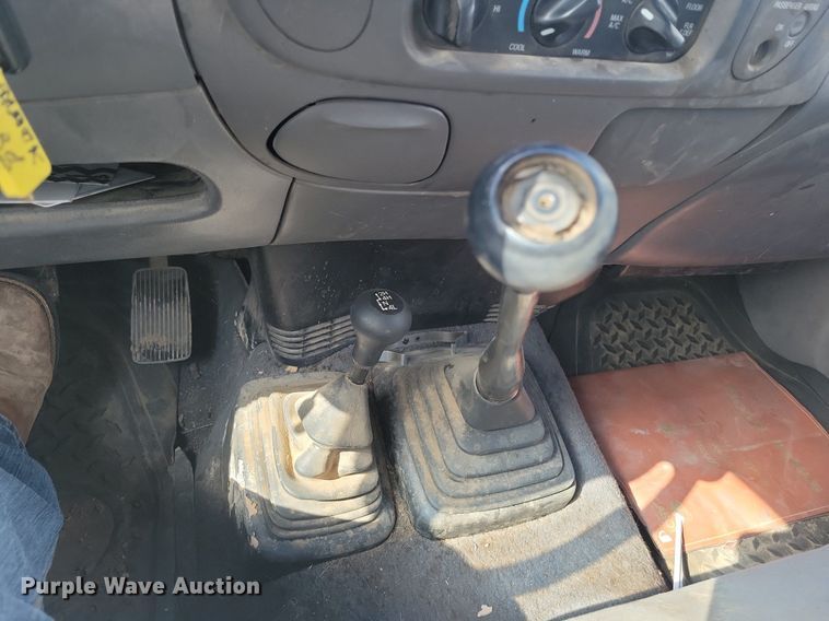 image for item LG9519 2003 Ford F150  SuperCab pickup truck