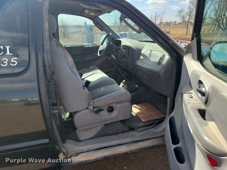 image for item LG9519 2003 Ford F150  SuperCab pickup truck