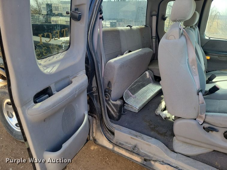 image for item LG9519 2003 Ford F150  SuperCab pickup truck