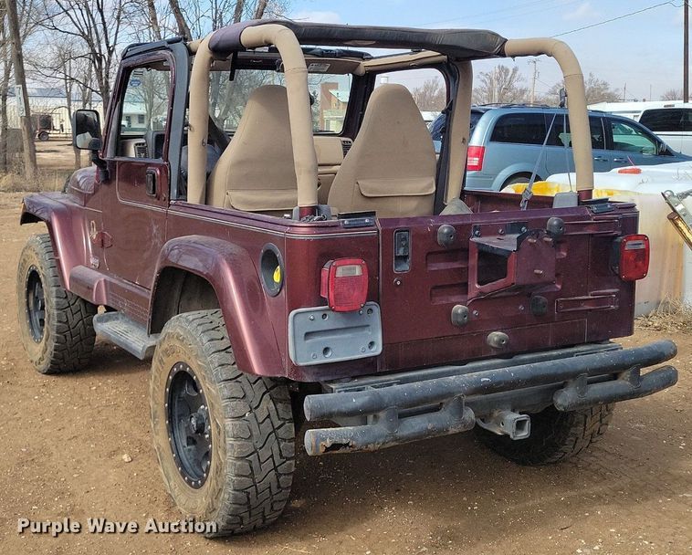 image for item LG9520 2002 Jeep Wrangler  SUV