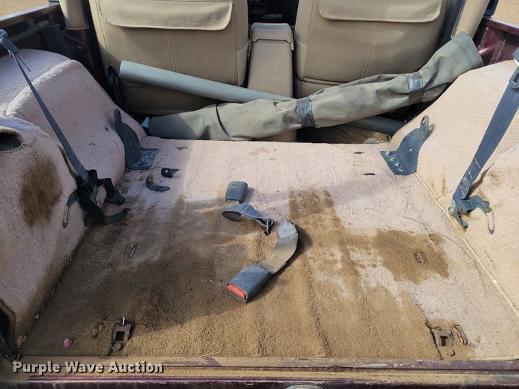 image for item LG9520 2002 Jeep Wrangler  SUV