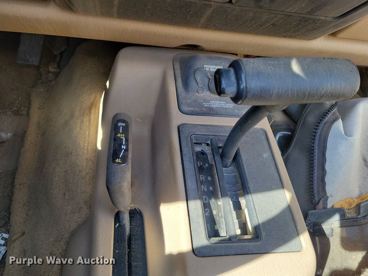 image for item LG9520 2002 Jeep Wrangler  SUV