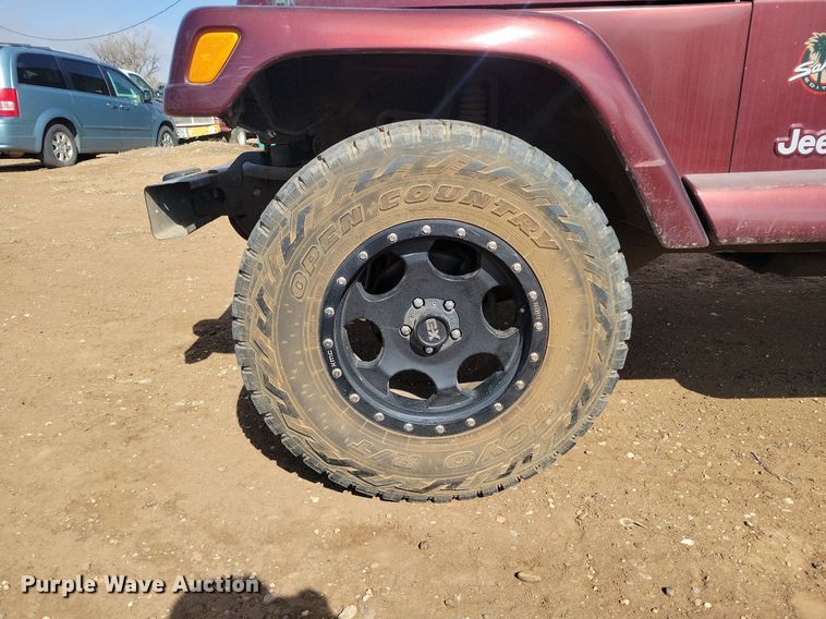 image for item LG9520 2002 Jeep Wrangler  SUV