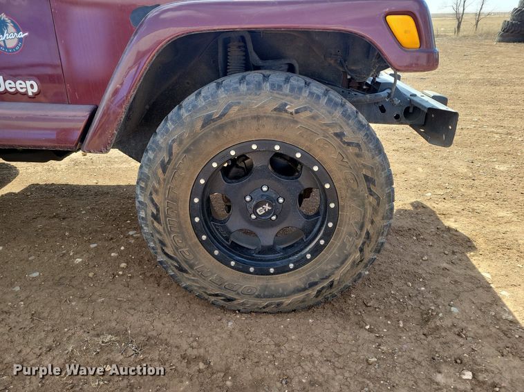 image for item LG9520 2002 Jeep Wrangler  SUV