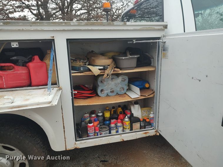 image for item LG9543 2005 Ford  F350 Super Duty  utility bed pickup truck