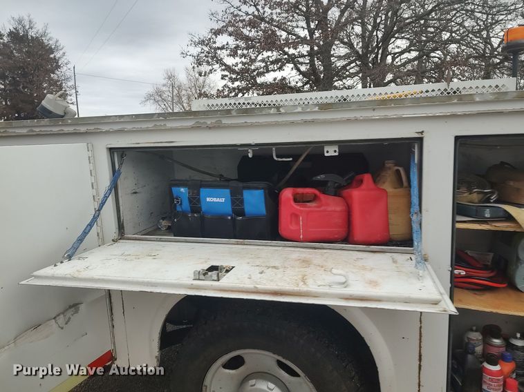 image for item LG9543 2005 Ford  F350 Super Duty  utility bed pickup truck