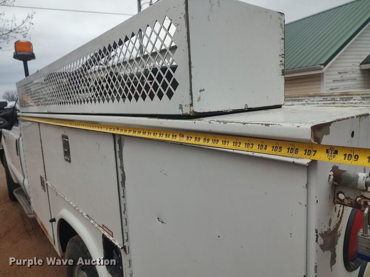 image for item LG9543 2005 Ford  F350 Super Duty  utility bed pickup truck