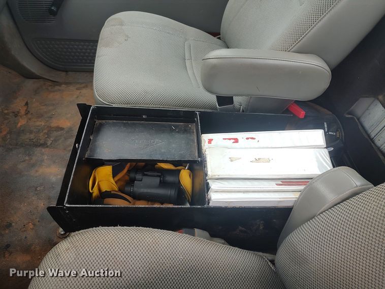 image for item LG9543 2005 Ford  F350 Super Duty  utility bed pickup truck