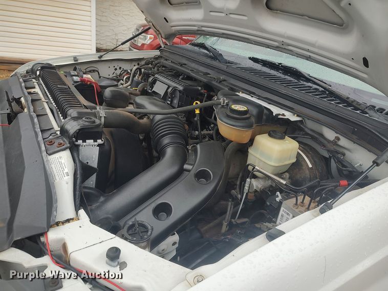 image for item LG9543 2005 Ford  F350 Super Duty  utility bed pickup truck