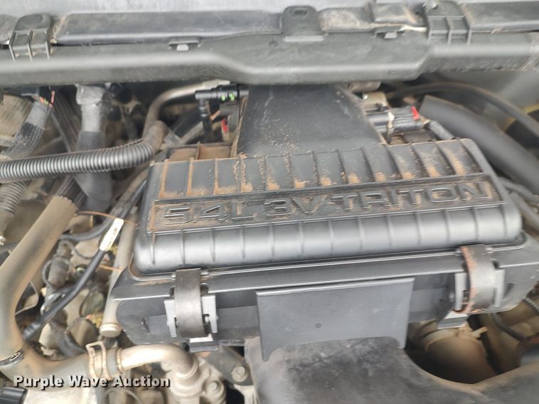 image for item LG9543 2005 Ford  F350 Super Duty  utility bed pickup truck