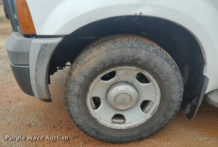 image for item LG9543 2005 Ford  F350 Super Duty  utility bed pickup truck