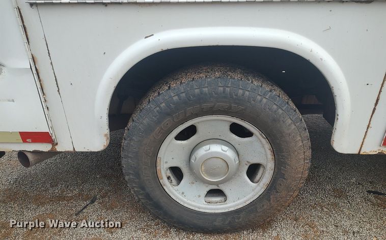 image for item LG9543 2005 Ford  F350 Super Duty  utility bed pickup truck