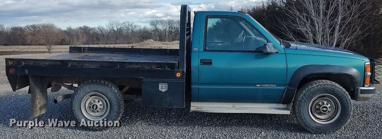 image for item LG9559 1998 Chevrolet K3500  flatbed pickup truck