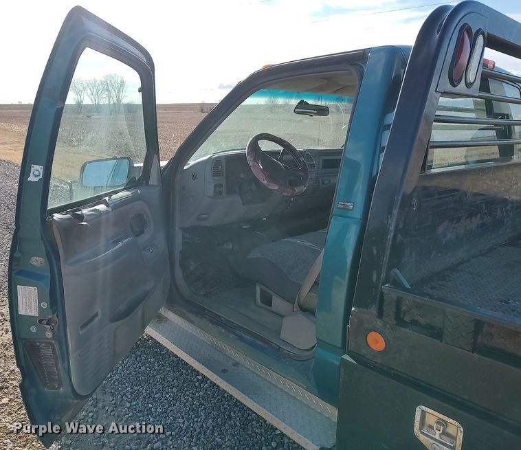 image for item LG9559 1998 Chevrolet K3500  flatbed pickup truck