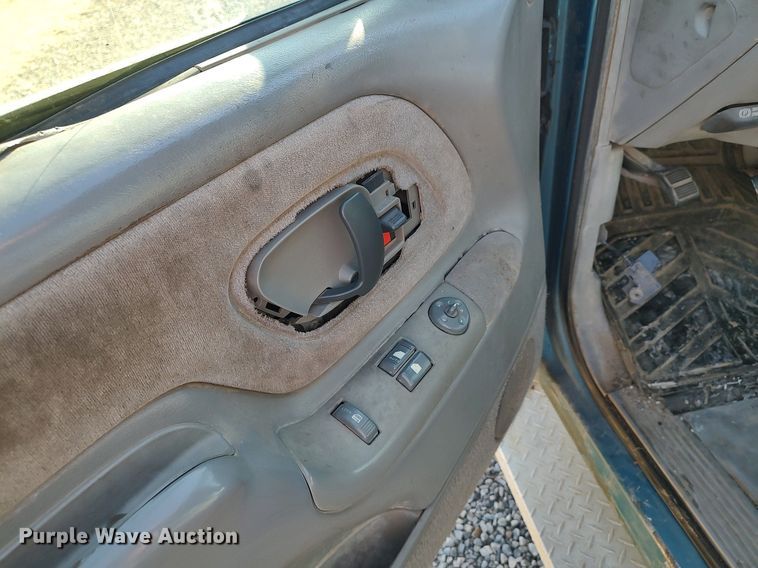 image for item LG9559 1998 Chevrolet K3500  flatbed pickup truck