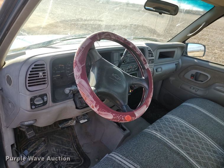 image for item LG9559 1998 Chevrolet K3500  flatbed pickup truck