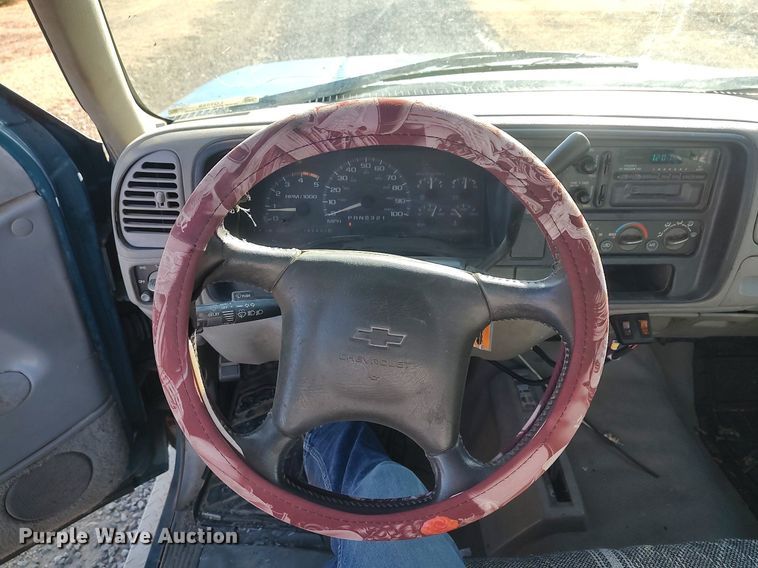 image for item LG9559 1998 Chevrolet K3500  flatbed pickup truck