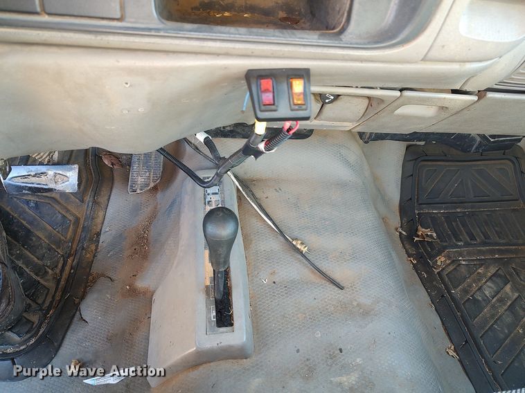 image for item LG9559 1998 Chevrolet K3500  flatbed pickup truck