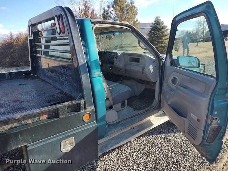 image for item LG9559 1998 Chevrolet K3500  flatbed pickup truck
