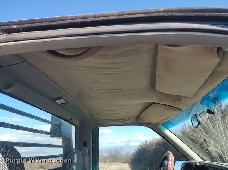 image for item LG9559 1998 Chevrolet K3500  flatbed pickup truck