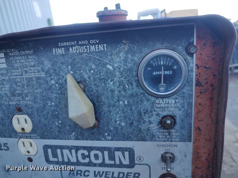 image for item LG9560 Lincoln Lincwelder 225  welder/generator