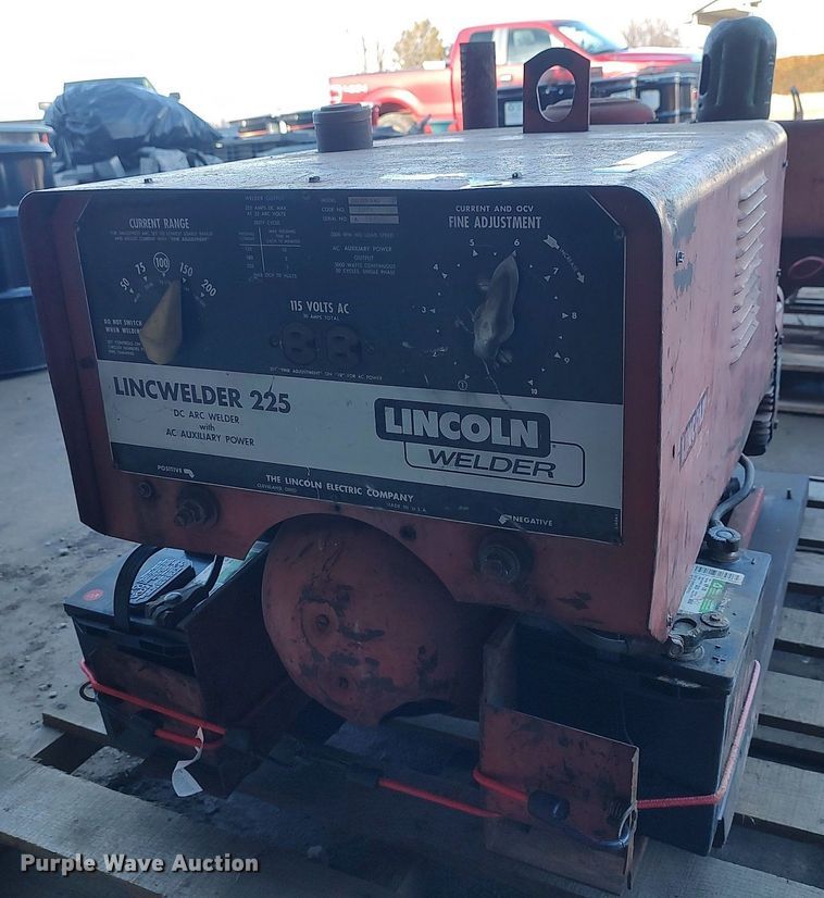 image for item LG9561 Lincoln Lincwelder 225  welder/generator