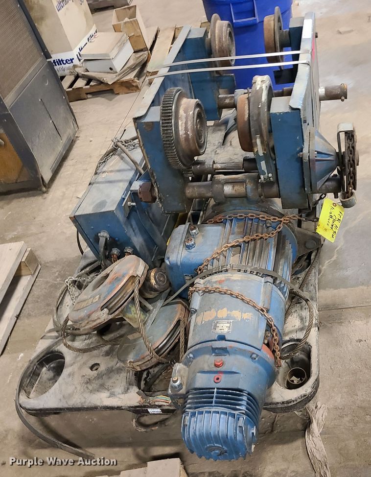 image for item LH9799 Demac hoist