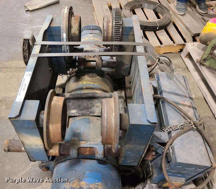 image for item LH9799 Demac hoist