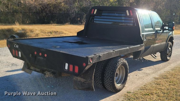 image for item LN9729 2011 Ford F350 Super Duty  Crew Cab flatbed pickup truck