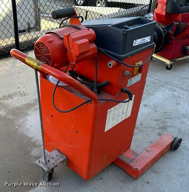 image for item LP9838 Cemb P200  tire balancer