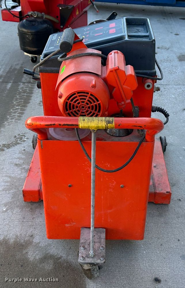 image for item LP9838 Cemb P200  tire balancer