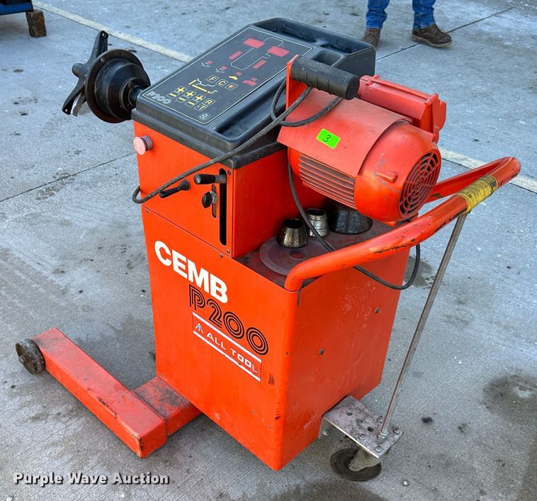 image for item LP9838 Cemb P200  tire balancer