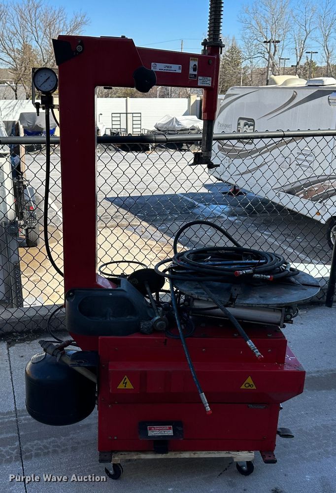image for item LP9839 Hunter Engineering Company TC3000  tire changer