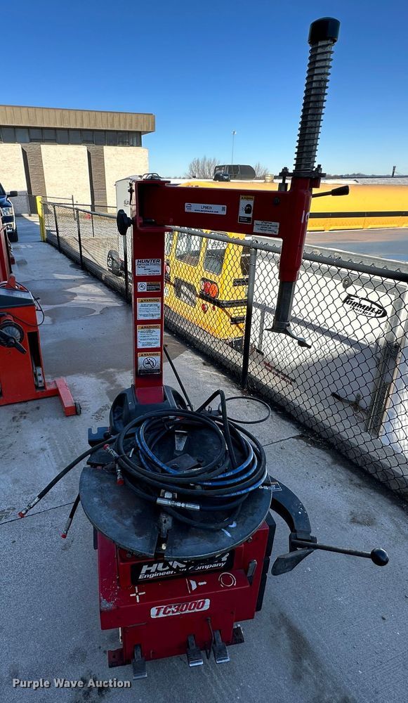 image for item LP9839 Hunter Engineering Company TC3000  tire changer