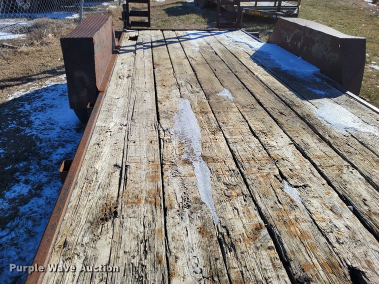 image for item LR9164 2002 Foster Bass 1612  equipment trailer